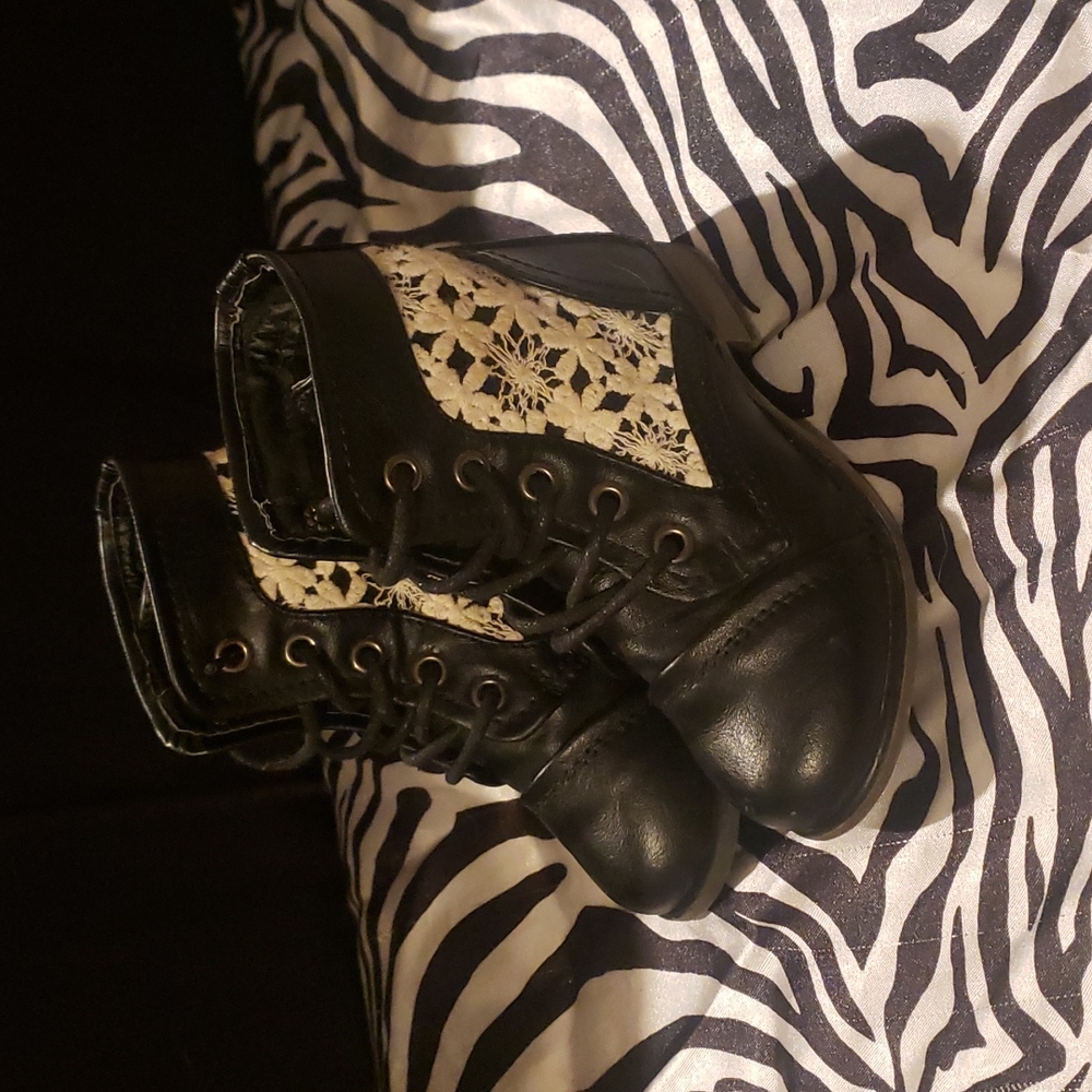Boots - Picture 2 of 5
